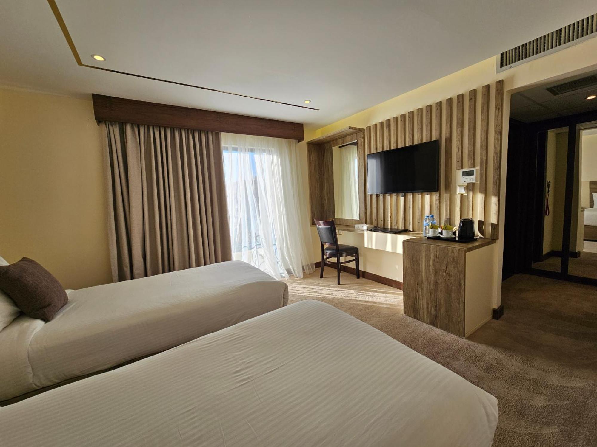 Edom Hotel Wadi Musa Luaran gambar