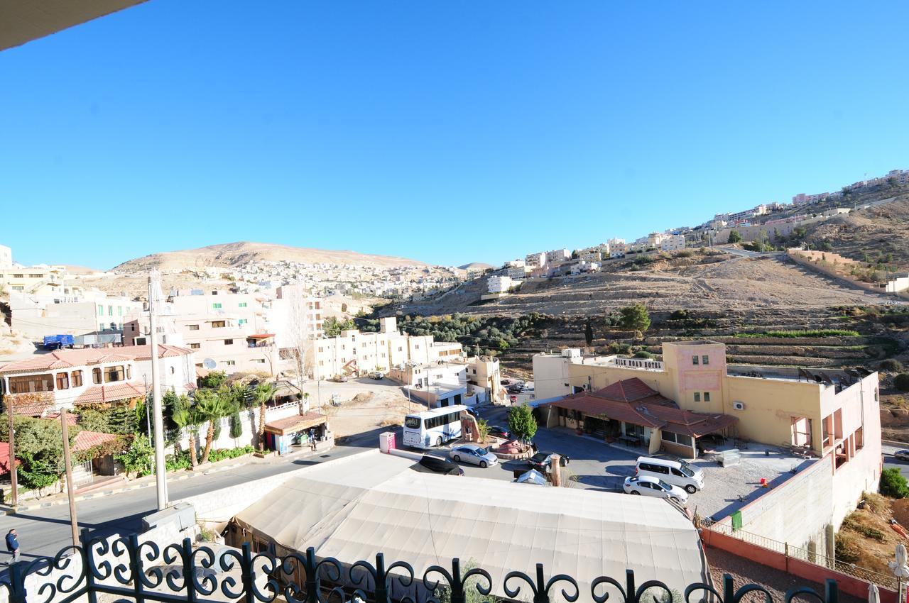 Edom Hotel Wadi Musa Luaran gambar